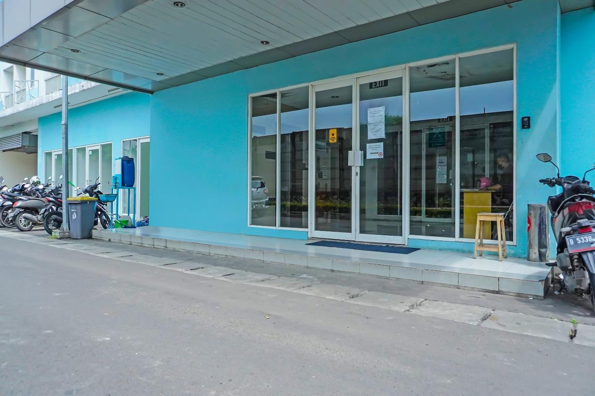 Oyo 90391 Gkitroom Karawang Exterior photo